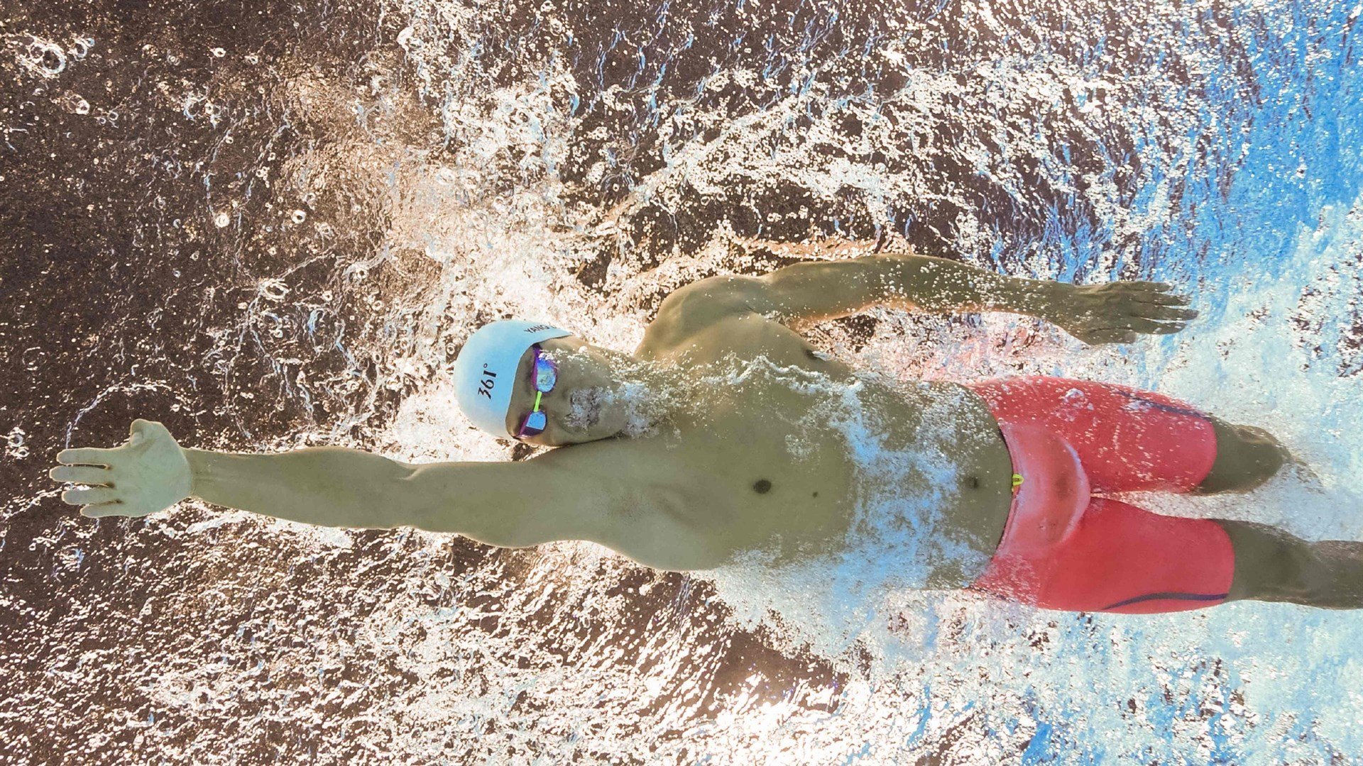 “胡利安·门德斯：阿根廷美洲狮队的创新性球员，未来持续爆发”